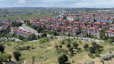 İstanbul Arnavutköy’de düzenlenen geleneksel uçurtma şenliği renkli görüntülere sahne oldu.