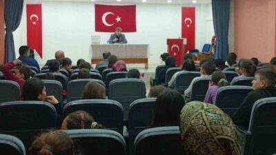 Bayburt’un Arpalı beldesinde düzenlenen konferansta, sporun bireysel ve toplumsal hayattaki