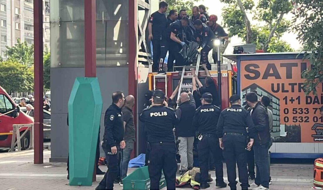 Manisa’nın Yunusemre ilçesinde yaya üst geçidinin asansöründe sıkışan genç hayatını