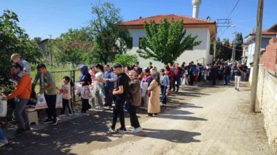 Denizli’nin Serinhisar ilçesine bağlı Yüreğil Mahallesi’nde yüz yıllardır sürdürülen “Çörek