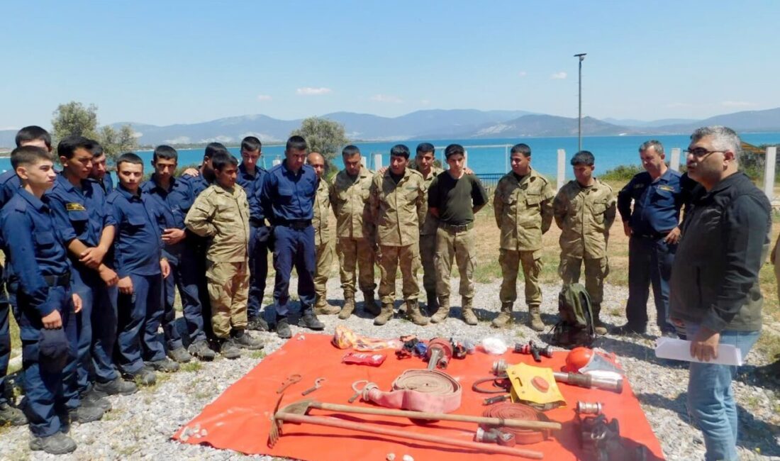Aydın’ın Didim ilçesinde askeri personele yönelik orman yangınları ile mücadele