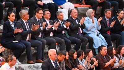 Antalya’nın Serik ilçesinde tarihi Aspendos Antik Tiyatrosu’nda düzenlenen “Kökten Geleceğe