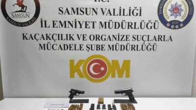 Samsun’un Atakum ilçesinde polis ekiplerince düzenlenen operasyonda ruhsatsız silahlar, fişekler