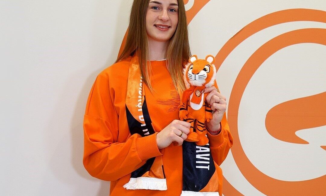 Eczacıbaşı Dynavit, 21 yaşındaki Sırp voleybolcu Aleksandra Uzelac’ı kadrosuna kattı.