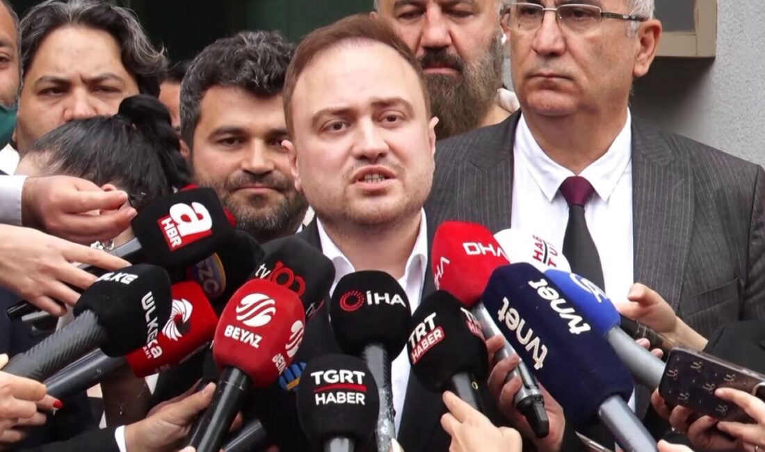 İstinaf kararını tebliğ etmek üzere Kemal Kılıçdaroğlu’nun ofisine gelen Ankara