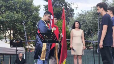 Aydın Lisesi 12. sınıf öğrencileri için düzenlenen mezuniyet töreniyle geleceğe