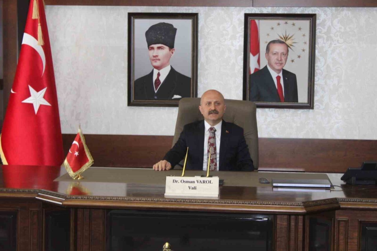 Aydın Valisi Dr. Osman Varol Anneler Günü dolayısıyla mesaj yayımladı.