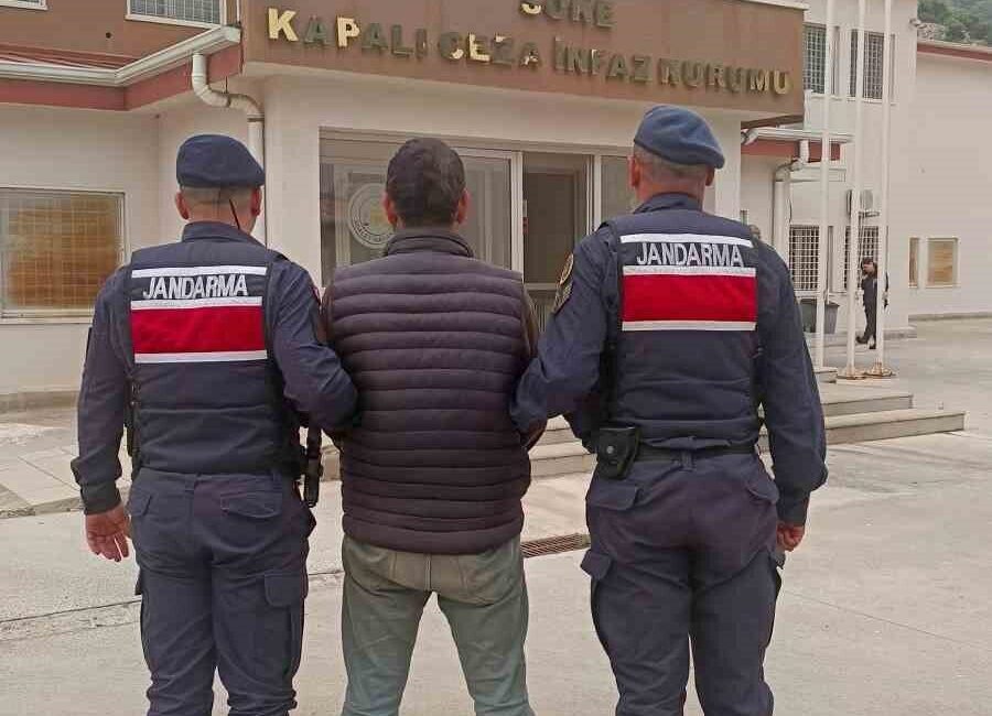 Aydın’ın Söke ilçesinde 17 ayrı suçtan aranan şahıs jandarma ekiplerince