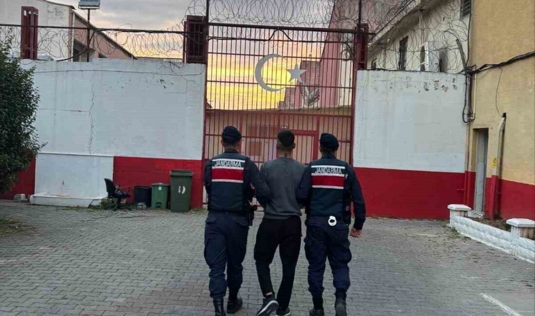 Aydın’da haklarında kesinleşmiş hapis cezası bulunan 2 hükümlü, jandarma ekiplerinin