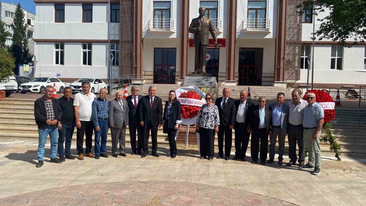 Aydın’ın Efeler ilçesinde 14 Mayıs Dünya Çiftçiler Günü dolayısıyla düzenlenen