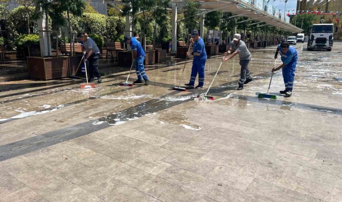 Aydın’da Kurban Bayramı öncesi kent genelinde temizlik çalışmalarını hızlandıran Aydın