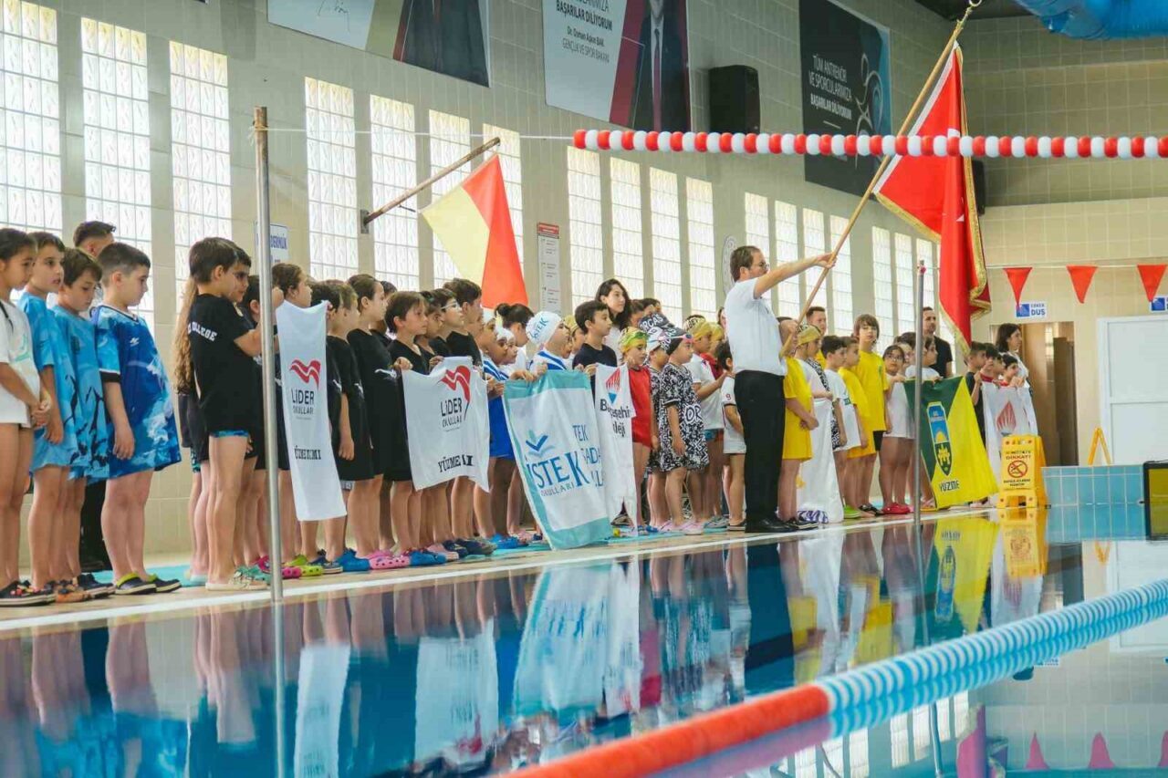 Aydın Adnan Menderes Üniversitesi (ADÜ) Yüzme Havuzu’nda düzenlenen Okul Sporları