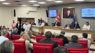 Aydın Büyükşehir Belediye meclisinde toplu taşımaya yüzde 30, taksi ücretlerine