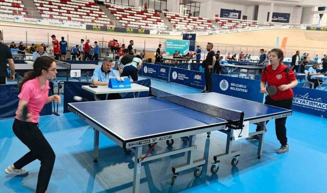 Konya’da düzenlenen özel sporcular masa tenisi müsabakalarında ter döken Aydınlı
