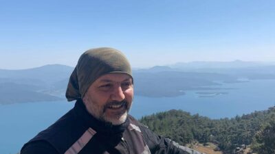 Afyonkarahisar’ın Dinar ilçesinde motosikletin tırın altına girmesi sonucu meydana gelen