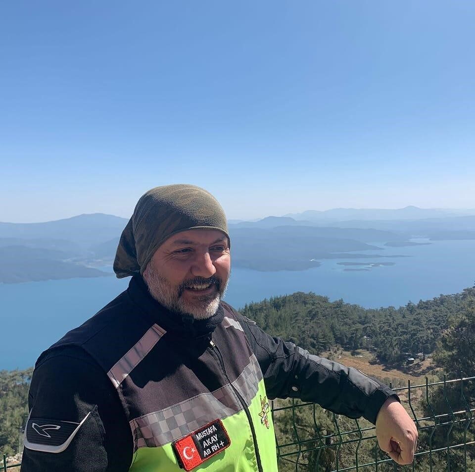 Afyonkarahisar’ın Dinar ilçesinde motosikletin tırın altına girmesi sonucu meydana gelen