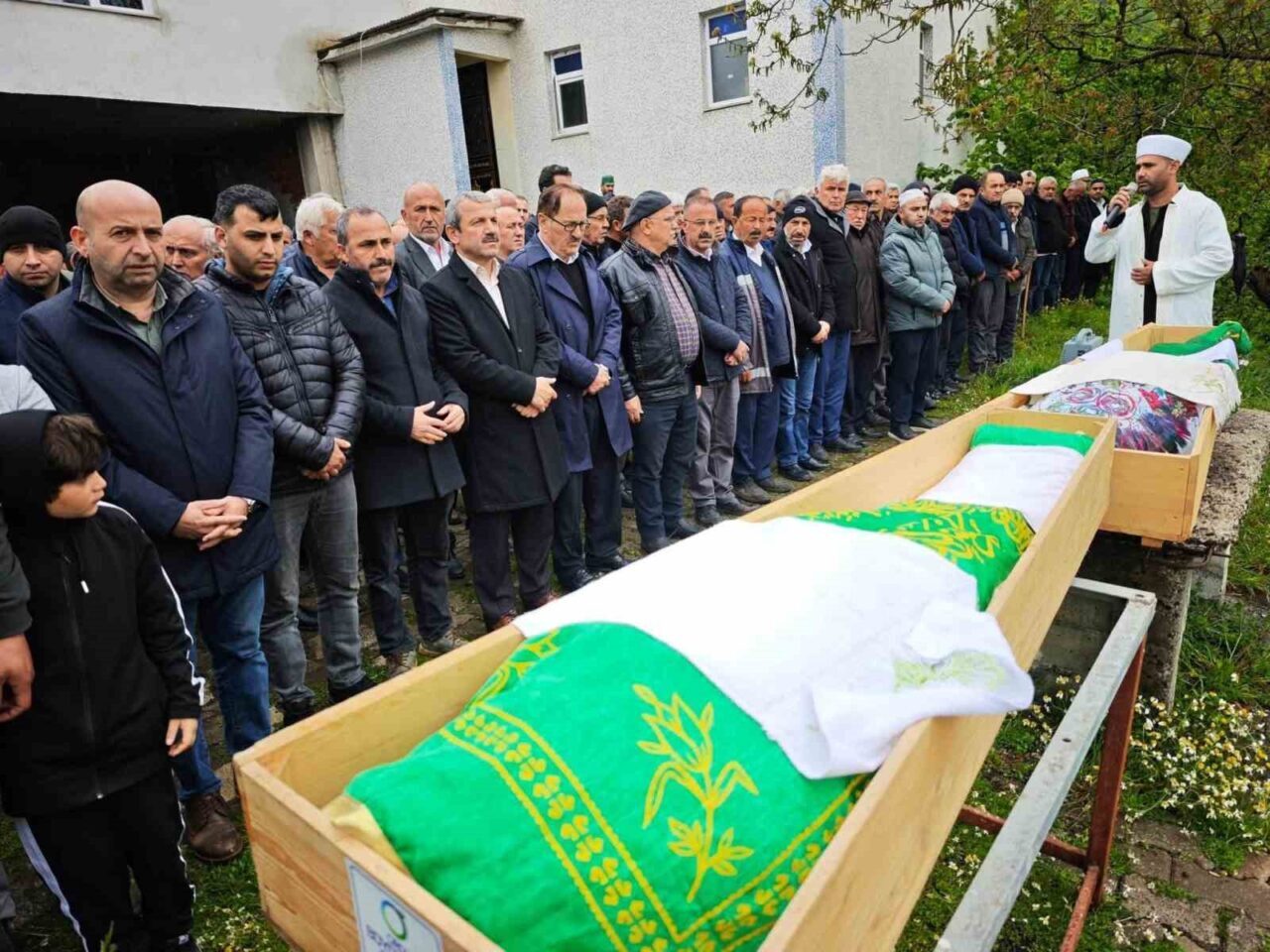 Ordu’nun Akkuş ilçesinde vefat eden oğlu ile aynı gün hayatını