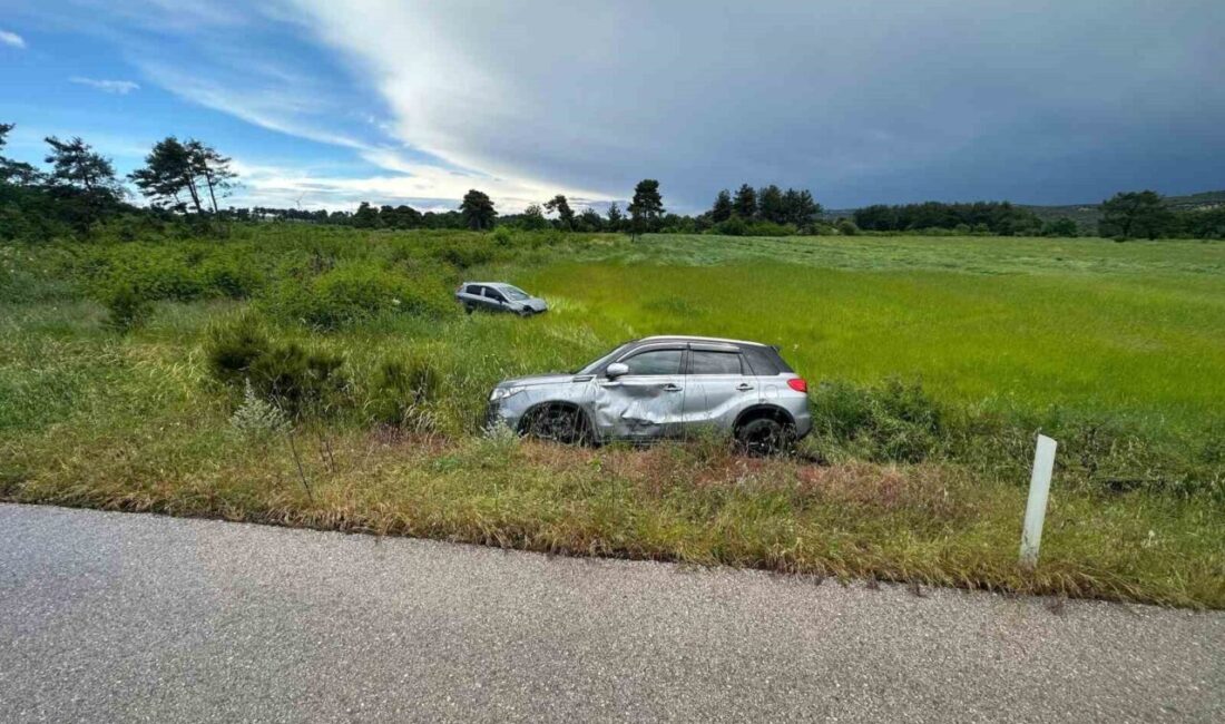 Çanakkale’nin Ayvacık ilçesinde ciple çarpışıp tarlaya savrulan otomobilin sürücüsü yaralandı.
