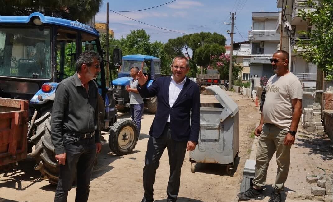 Balıkesir’in Ayvalık ilçesinde belediye, Ali Çetinkaya Mahallesi’nde doğalgaz altyapı çalışmaları