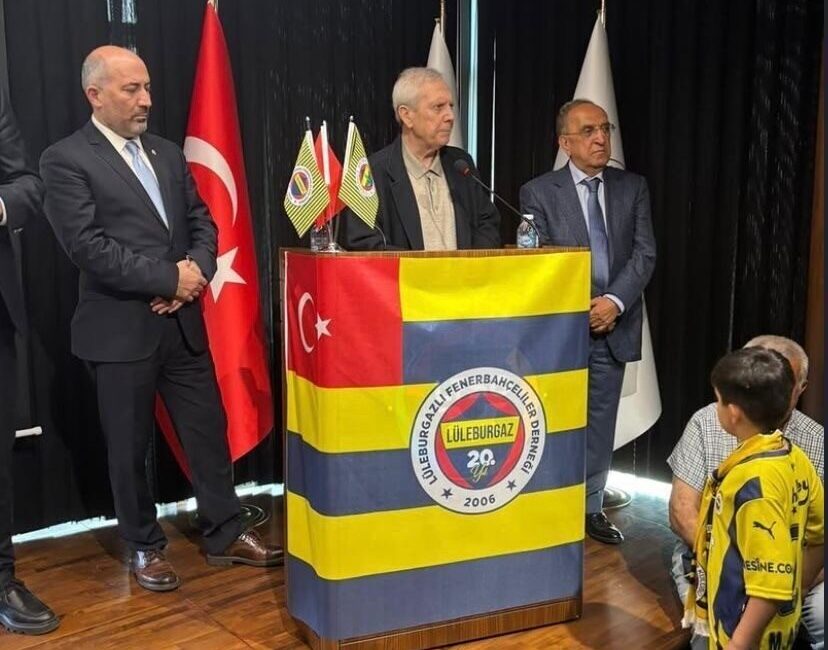 Fenerbahçe Kulübü Başkan Adayı Aziz Yıldırım, seçim çalışmaları için geldiği