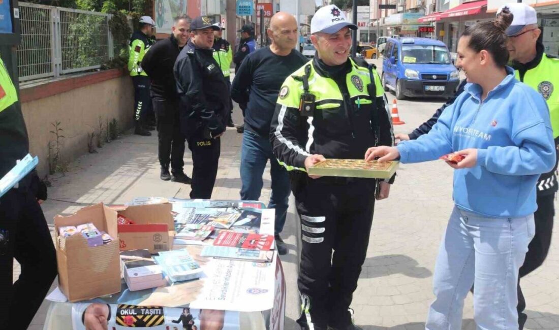 Samsun’un Bafra ilçesinde Karayolları Trafik Haftası kapsamında düzenlenen etkinliklerde vatandaşlara