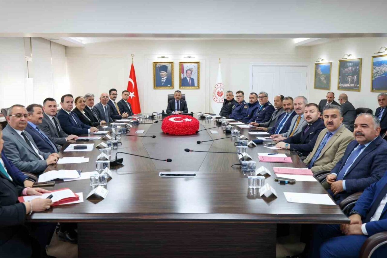 Zonguldak’ta “Bağımlılıkla Mücadele İl Koordinasyon Kurulu Toplantısı” Vali Osman Hacıbektaşoğlu