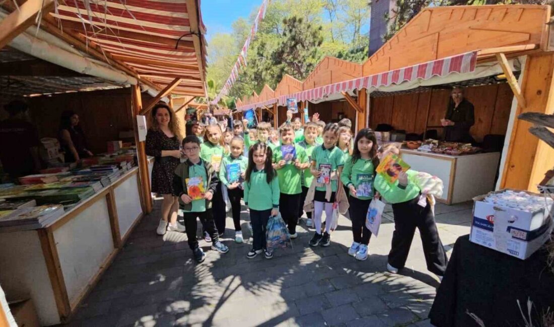 Zonguldak Belediyesi’nin sahil kordonunda düzenlediği kitap fuarı, 85 yazar ve