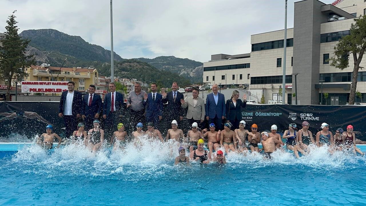 Muğla’nın Marmaris ilçesinde Gençlik ve Spor Bakanlığı tarafından kurulan portatif