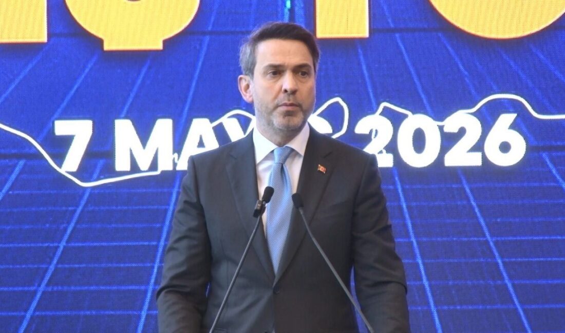 Enerji ve Tabii Kaynaklar Bakanı Alparslan Bayraktar, “Ana muhalefet, dünyada