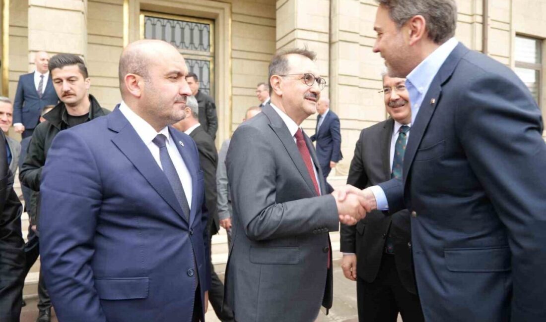 Eskişehir’e gelen Enerji ve Tabii Kaynaklar Bakanı Alparslan Bayraktar, Eskişehir