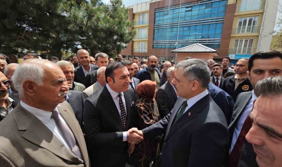 İçişleri Bakanı Mustafa Çiftçi, Bitlis’in Adilcevaz ilçesini ziyaret etti. Çarşı