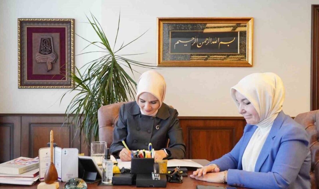 Aile ve Sosyal Hizmetler Bakanı Mahinur Özdemir Göktaş, Darülaceze Başkanı