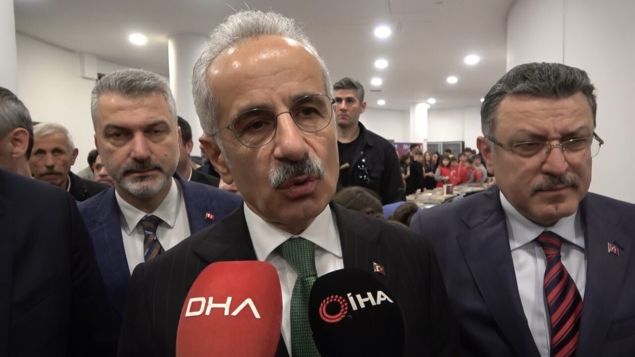 Ulaştırma ve Alt Yapı Bakanı Abdulkadir Uraloğlu, bu sabah Malatya