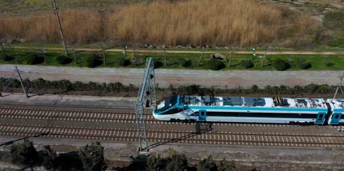 Ulaştırma ve Altyapı Bakanı Abdulkadir Uraloğlu, Türkiye’nin ilk hızlı treninin