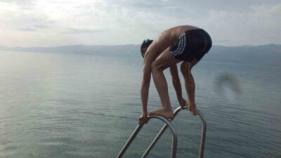 Burhaniye ilçesinde, havaların ısınması ile birlikte çok sayıda insan sahilleri