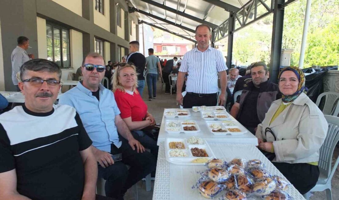 Burhaniye ilçesinde, baharla birlikte başlayan çiftçi hayırları devam ederken, Karadere