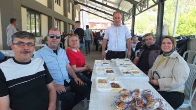 Burhaniye ilçesinde, baharla birlikte başlayan çiftçi hayırları devam ederken, Karadere