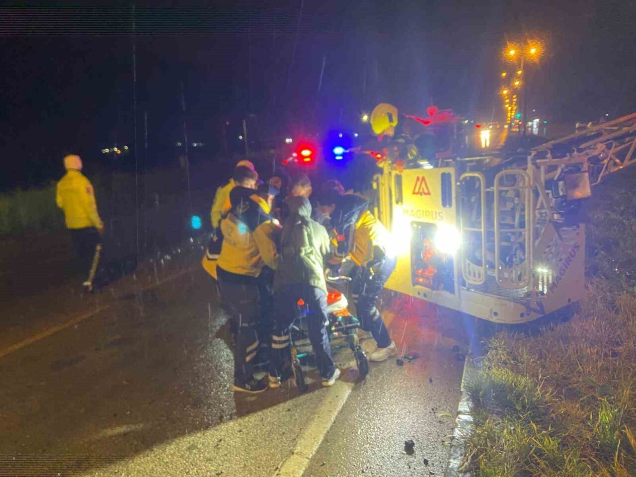 Balıkesir’de İzmir seferini yapan yolcu otobüsünün devrilmesi sonucu 3 kişi