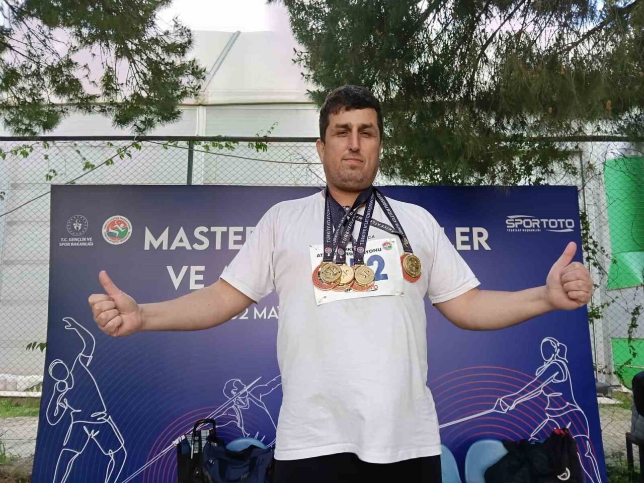 İzmir’de düzenlenen Türkiye Masterler Atmalar ve Mesafeler Şampiyonası’nda Balıkesirli vetaran