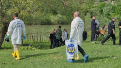 BARTIN (İHA) – Bartın’da ırmak kenarında bir kişinin cansız bedeni