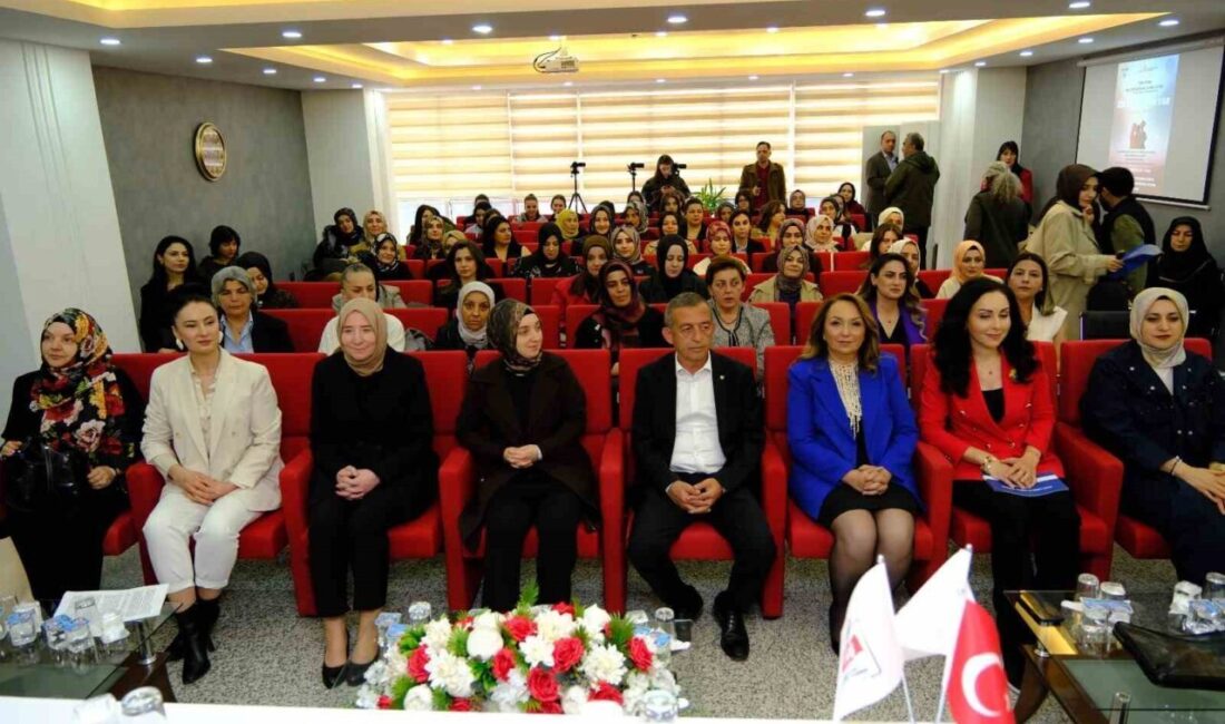 Erzincan’da düzenlenen “Zirvede Kadın Var!” etkinliği, kadın girişimcilerin başarı hikâyelerine