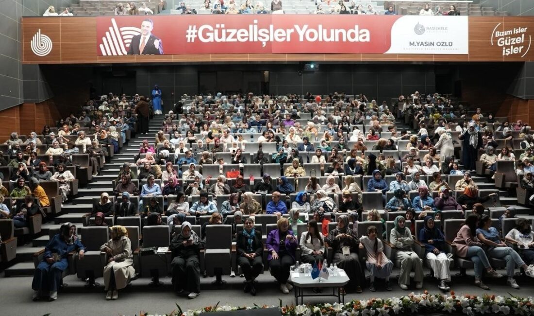 Başiskele’de kadınlara özel hazırlanan düzenlenen “Dünyadan Kadın Sesler” konseri yoğun