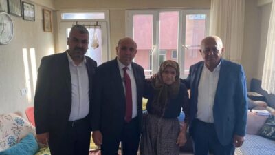 Sarıgöl Belediye Başkanı Tahsin Akdeniz, Kurban Bayramı namazını Sarıgöl ilçesine
