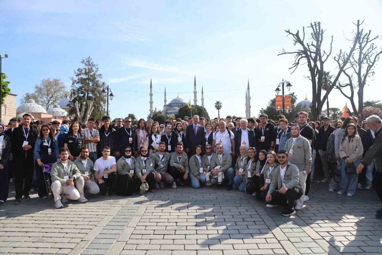 Konya Büyükşehir Belediyesi’nin şehir genelindeki 11. sınıf öğrencilerinin Yüksek Hızlı