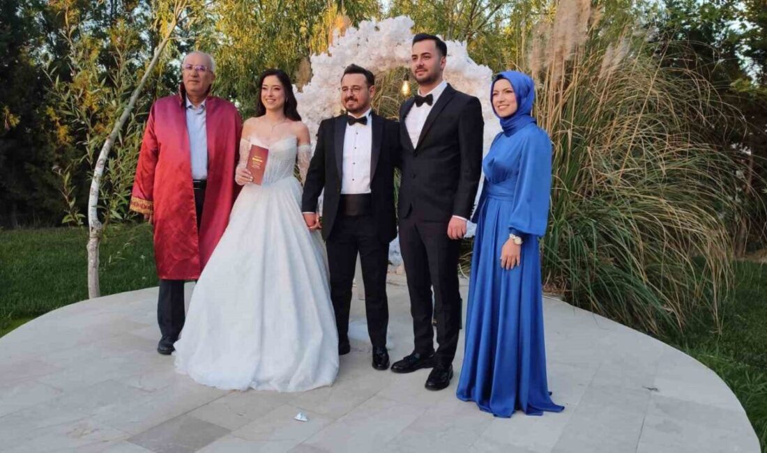 Çameli Belediye Başkanı Cengiz Arslan, dünya evine giren Hakan Ongun