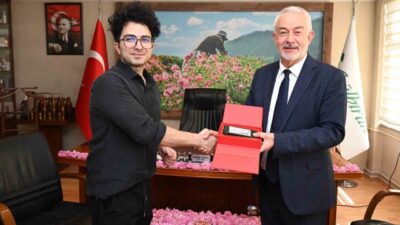 Çin’de yaşayan ve 40 milyon takipçisi bulunan sosyal medya fenomeni