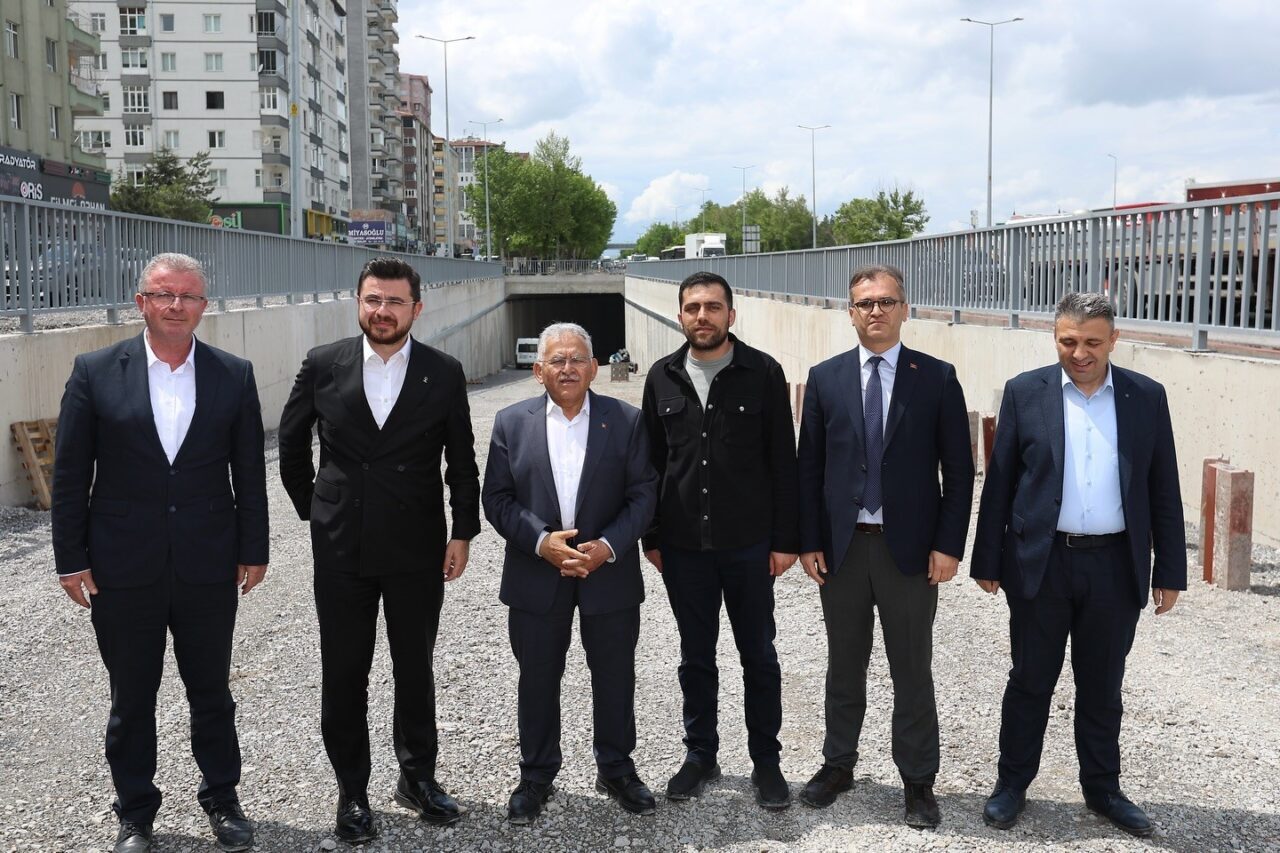 Kayseri Büyükşehir Belediye Başkanı Dr. Memduh Büyükkılıç; Osman Kavuncu Bulvarı