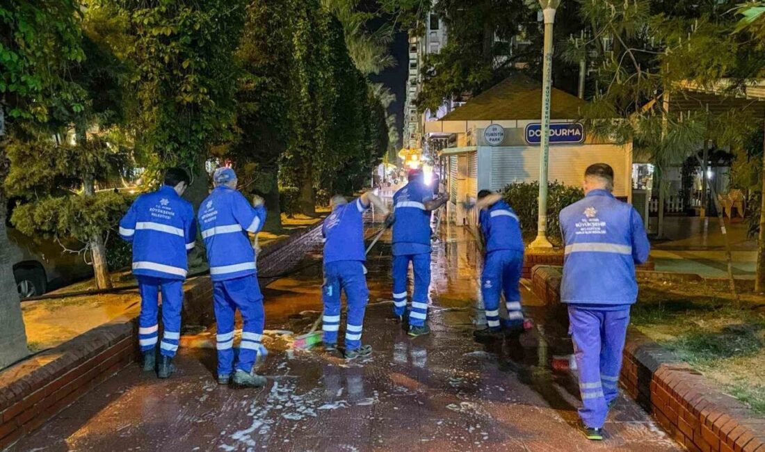 Aydın Büyükşehir Belediyesi ekipleri, kent genelinde yürütülen temizlik çalışmalarını 24