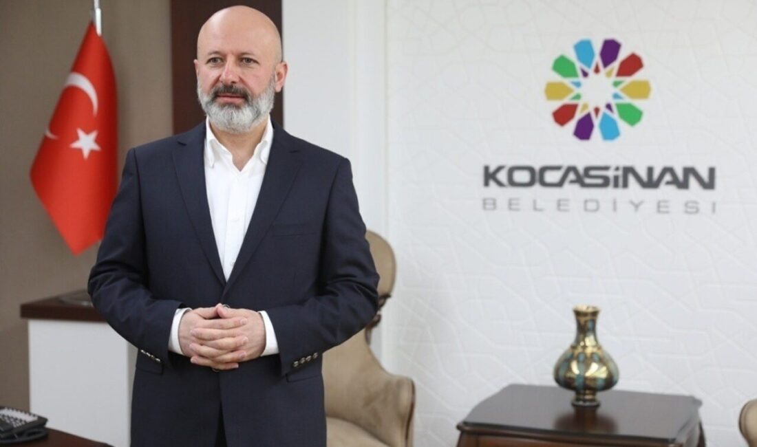 Kocasinan Belediyesi tarafından Kurban Bayramı öncesi ilçe genelinde mezarlıklar temizlenerek