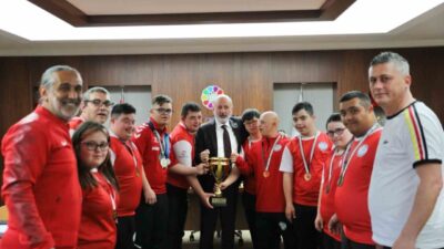 Kocasinan Belediye Başkanı Ahmet Çolakbayrakdar; Futsal Türkiye Şampiyonası’nda elde ettikleri